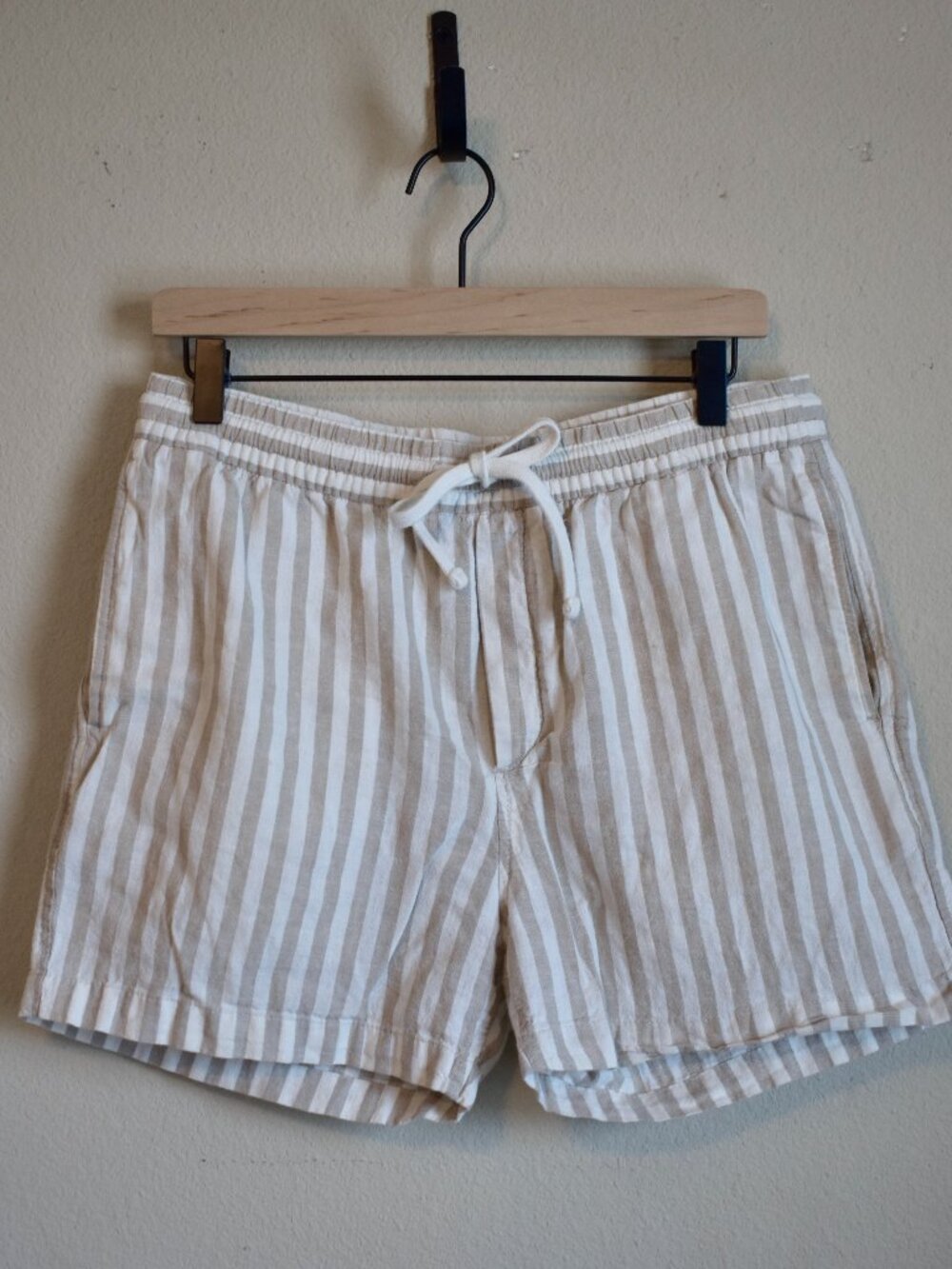 H&M Women’s Striped Linen Blend Drawstring Shorts Beige White  Small